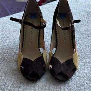 Chinese Laundry Brown and Yellow Peep Toe Heels
